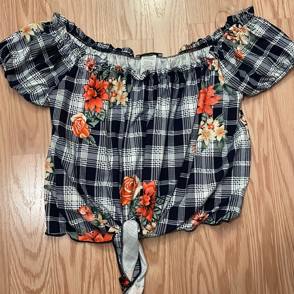 Over the shoulder shirt with flowers